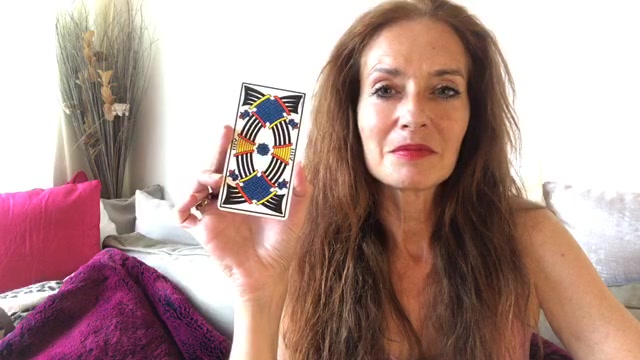 intuition, conscience, hélène scherrer, école de tarot, apprendre le tarot, 6ème sens, spiritualité, confiance en soi, estime de soi, clairconscience